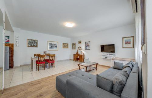 Meje seafront suite - Photo 3