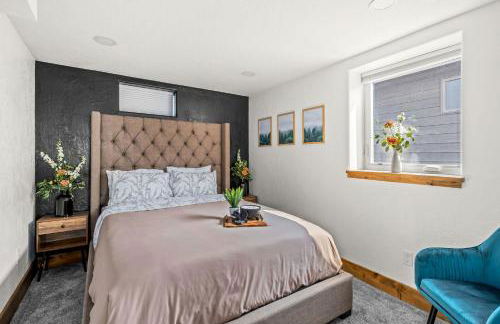 Great Falls Premier Retreat by Wrecked & Refined Stunning Views Hot Tub Family Fun - Foto 25