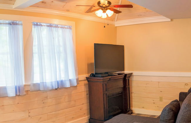 Hinckleys Dreamwood Cottages - Photo 12