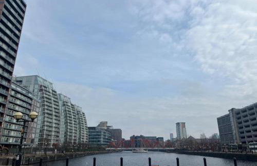 Modern High-Rise Flat in Media City! 2 Beds, 2 Baths - Foto 28