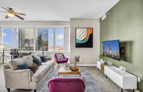 14th Floor Lux Downtown Condo w/ LAKE VIEWS & Gym - Photo 11