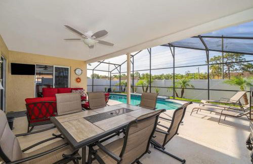 Private Paradise! Stunning south-facing pool home - Foto 27