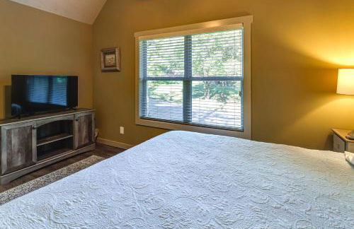 Walk to Marina Center Hill Lake Home with Hot Tub - Foto 11