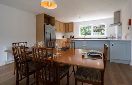 Heathercroft House-Modern 3 bedroom house with stunning views - Photo 8