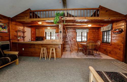 Stunning Cabin Getaway Surrounded by Towering Pine Trees in Walker, Minnesota - Foto 5