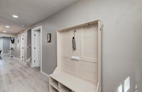 Spacious home away from home! Hot tub! - Photo 41