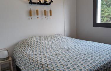 House surrounded by nature - Photo 2