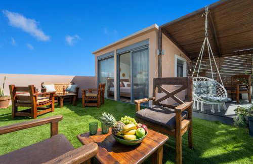 Antonakis Villa Secret Pool & Hot Tub Hideaway - Photo 41