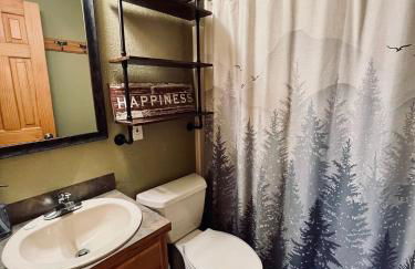 Secluded & Private Retreat- Hot Tub, Fire Pit, Near New River State Park - Foto 23