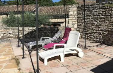 Location chaleureuse à Orgnac-l'Aven avec piscine partagée - Foto 24