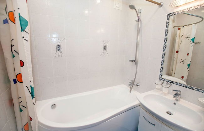 Feelathome on Lower Nevsky - Photo 54