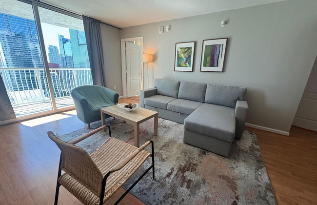 Sky High 31st Floor Condo W Parking - Foto 1