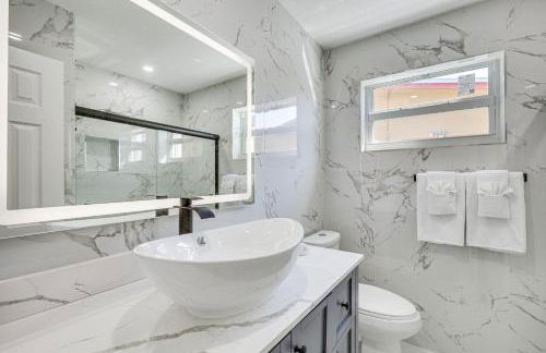 3 Mi to Hard Rock Stadium Home with Fenced-In Yard! - Photo 16