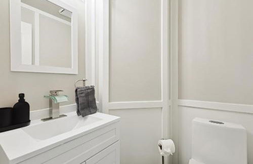 Vista Valley Vacay 5-BD w Pool & Cinema - Foto 26