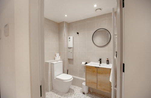 Lindenstone Stylish & Comfortable Stays in the Heart of Maidstone - Foto 47