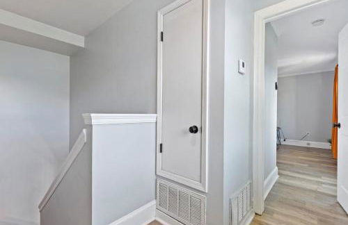 Garden District Balcony Condo w Gated Park - Foto 16