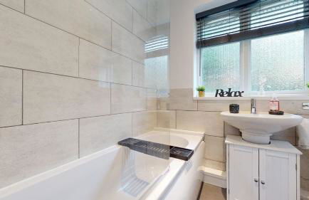 Charming 3 Bed Bungalow Parking & Wifi Business and Leisure by Jesswood Properties - Foto 18