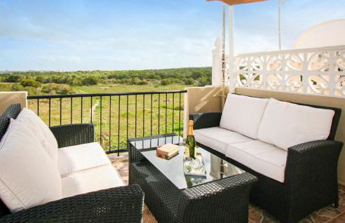 Stunning Apartment In Torrevieja - Foto 1