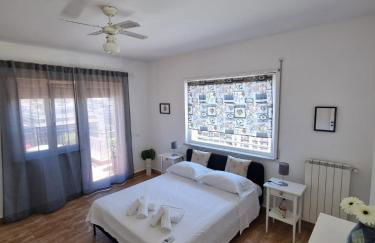 CITY HOUSE & FREE PARKING by Perry-Holiday moderno, panoramico e comodo fino a 6 ospiti - Foto 22