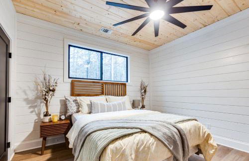 Crimson Creek Cabin - Hot Tub, Playset, Family-Friendly - Foto 24