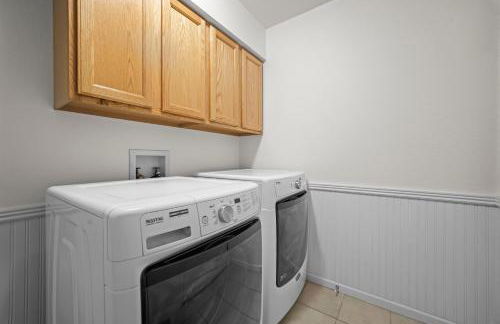 Golden View Townhouse - Walk to Downtown! - Photo 38