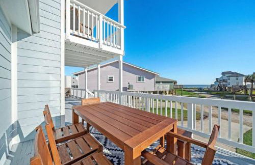 Stunning beach house with ocean views and large deck, just steps from the beach - Foto 22