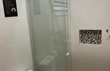 Lindo Studio Matinhos Prédio na beira mar. - Foto 35