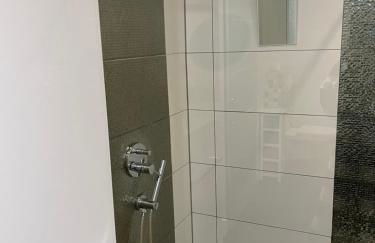 Superbe appartement au RDC avec parking gratuit - Foto 6