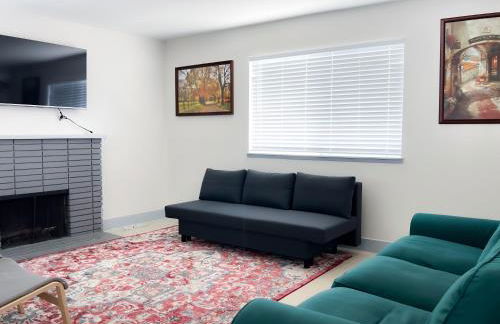 Vegas Hideaway with Jacuzzi & Pool by Strip - Foto 32