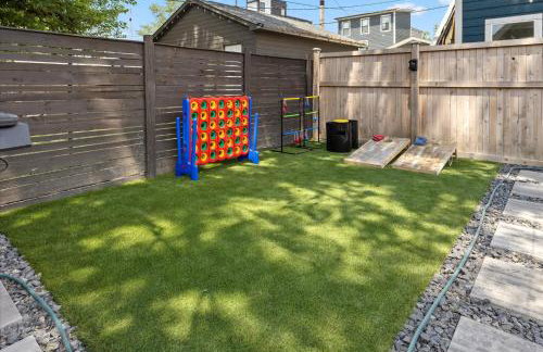 Farm House DT Indy with Pool Table - Photo 7