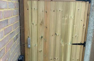 Stunning 1-bedroom annexe flat with own entrance near London - Photo 10