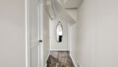 NEW Renovated Near CLE - King Bed, Metropark & Firepit - Foto 3