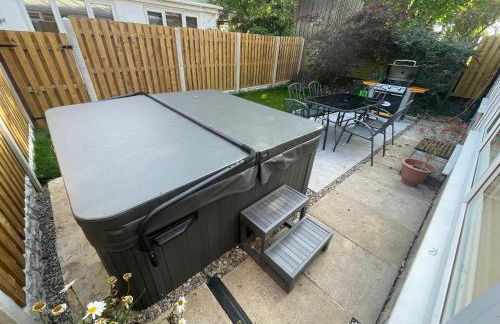 Spacious Cottage with Private Hot Tub - Foto 46