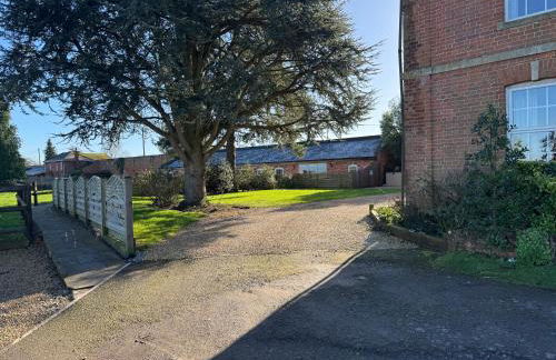 Apple Store- Countryside Apartment - Photo 20