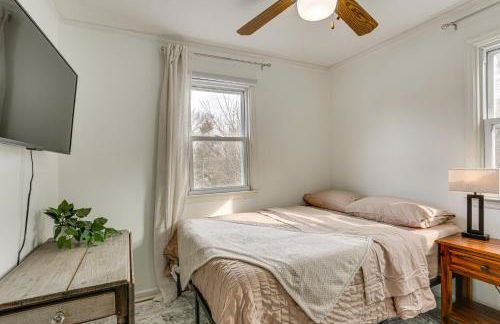 Walk to Lake Hopatcong Vibrant Home with Deck! - Foto 20