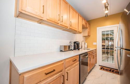 Charming Two-Master Queen Bedroom in Washington DC - Foto 7