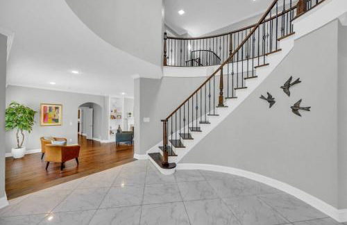 The Wexford French Chateau w Pool - Photo 10