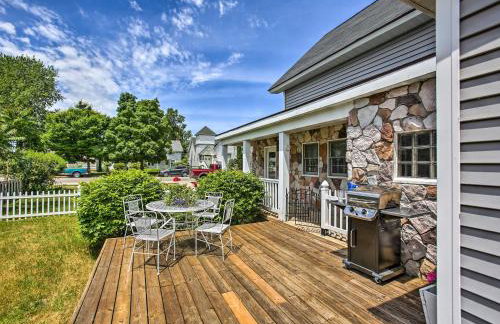 Elegant Stone Cottage Steps to Crystal Lake Beach - Foto 22