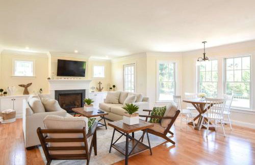 Spacious Game Room Close to Nauset Beach - Photo 8