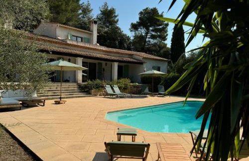 L'Oliveda - complètement climatisée, piscine, calme, proche commerce et lac, ski à 45min - Foto 2