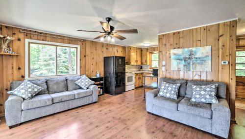 Lakefront Wisconsin Cottage with Dock and Hot Tub! - Foto 5