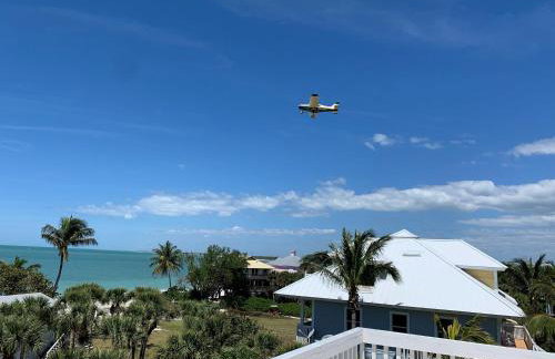 Coconut Castaway - Ocean Views, Walk to Beach, Golf Cart, Club Pool - Photo 34
