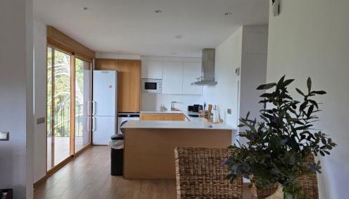 casa y piscina en un parque natural - Photo 4