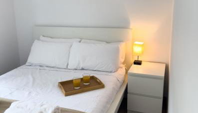 111 - Beachside Renovated 1BR apt 5 min from Beach - Photo 3