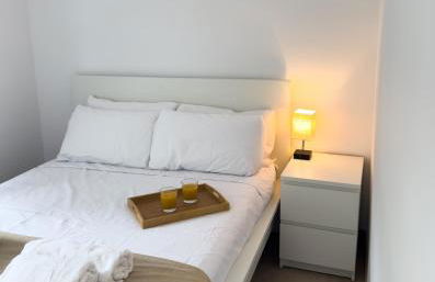 111 - Beachside Renovated 1BR apt 5 min from Beach - Photo 3