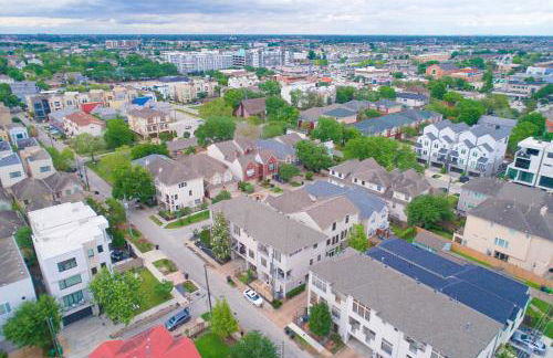 3BR 3Ba Upscale Luxury Home in The Heights - Foto 33