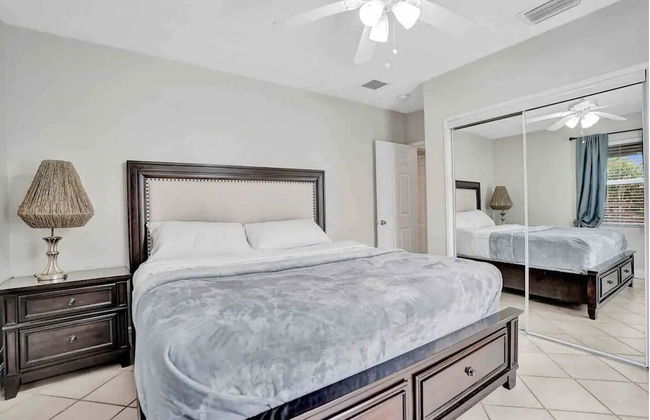 Palm Lined Oasis Walk To Beach - Foto 6