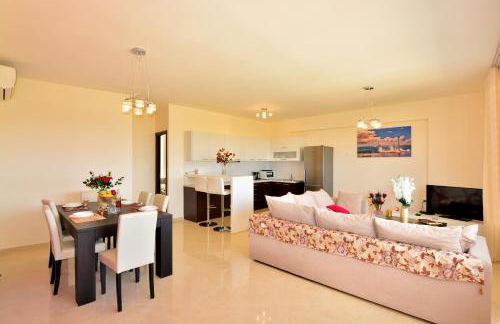 Luxury Suites in Stavromenos - Photo 5