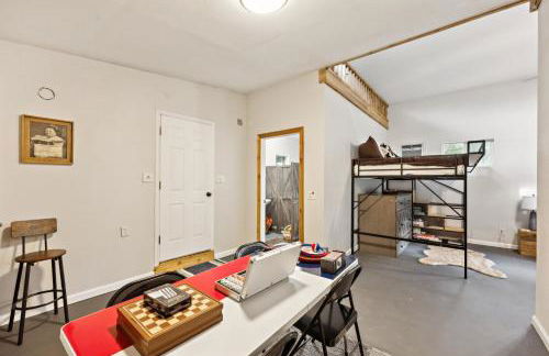 Hill Country Getaway Near San Marcos River home - Photo 13