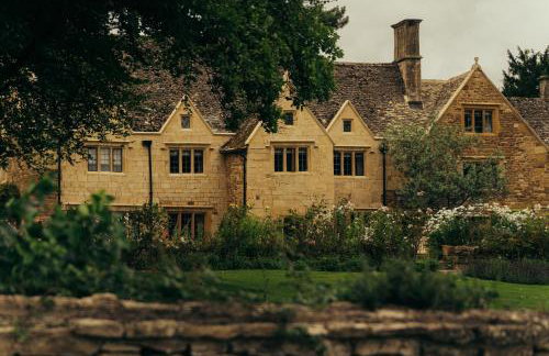 Hyll Hotel - Photo 1